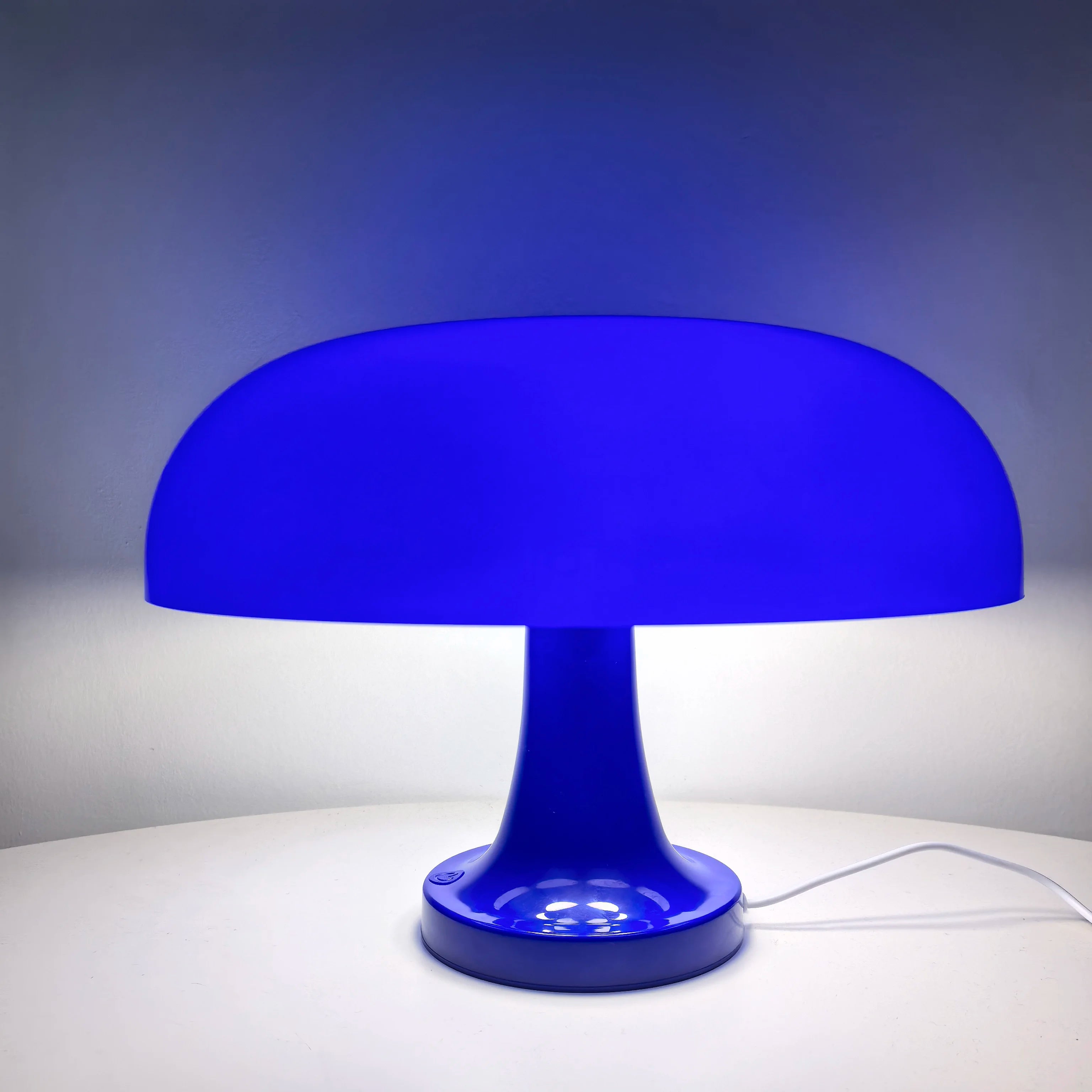 Modern Mushroom Table Lamp – Minimalist Decorative Bedside Light