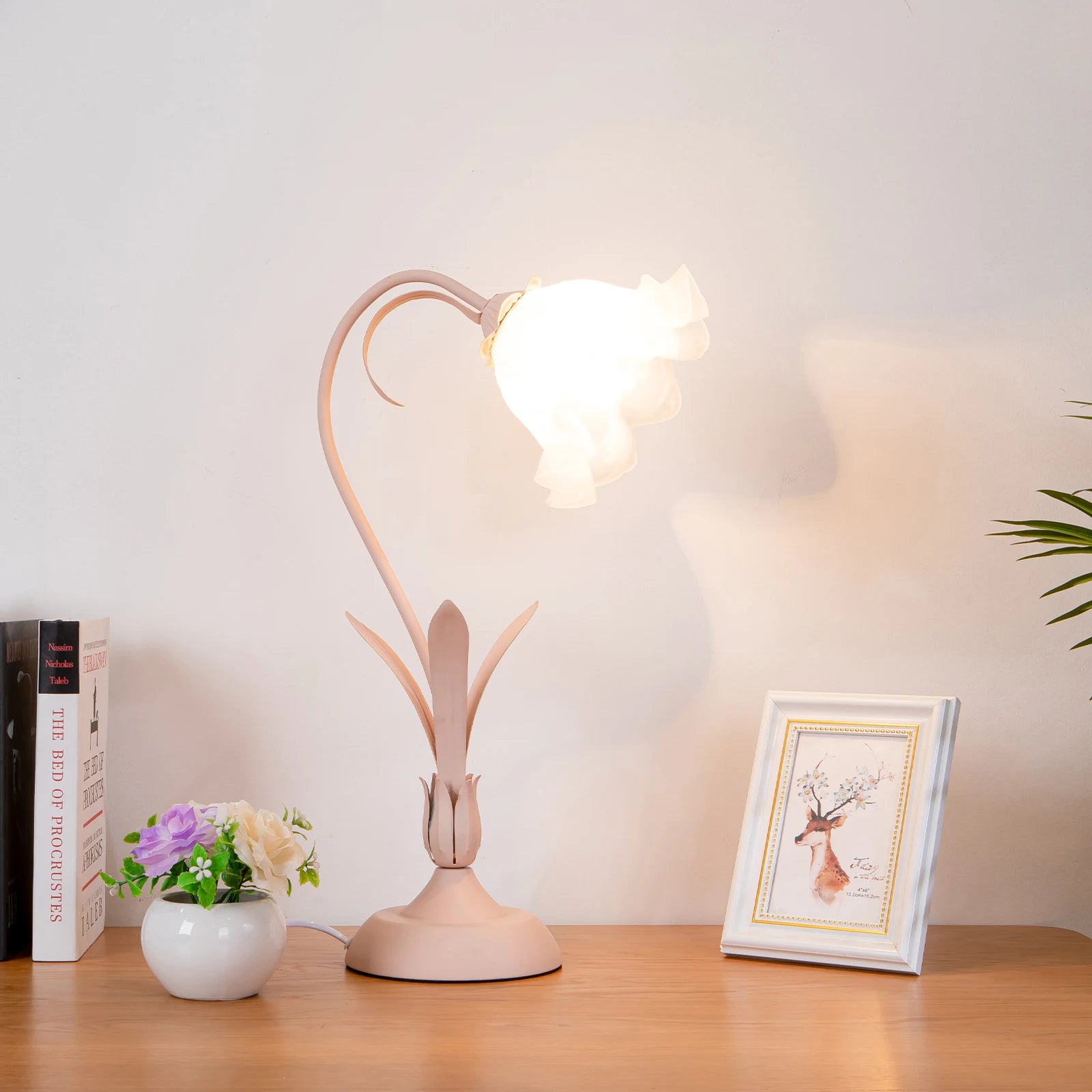 Lily Flower Shaped LED Bedside Lamp – Pink